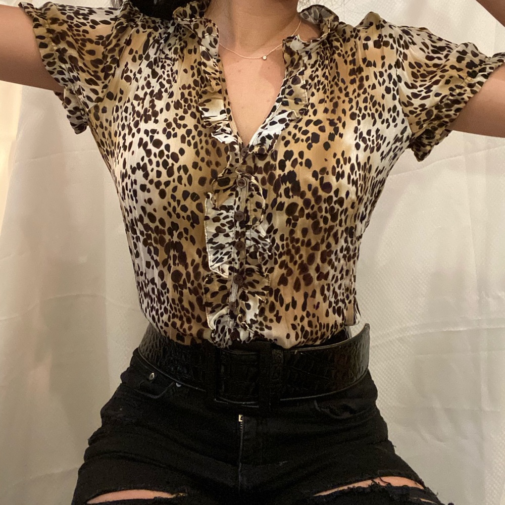 CHEETAH PRINT RUFFLE BUTTON DOWN - Picture 2 of 6